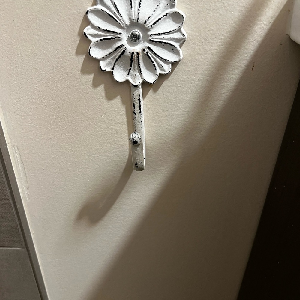 NEW Hobby Lobby Distressed White Flower Wall Hook